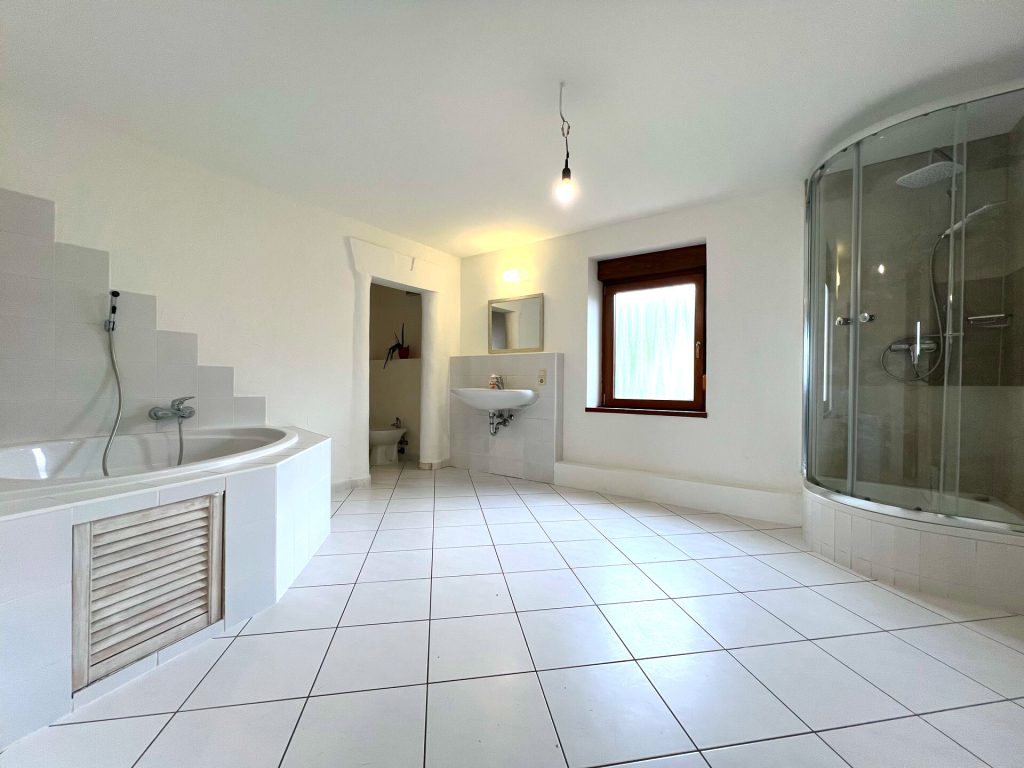 Immobilienangebot - Bitburg - Alle - Freistehendes Einfamilienhaus auf tollem Grundstück in Innenstadtlage von Bitburg!