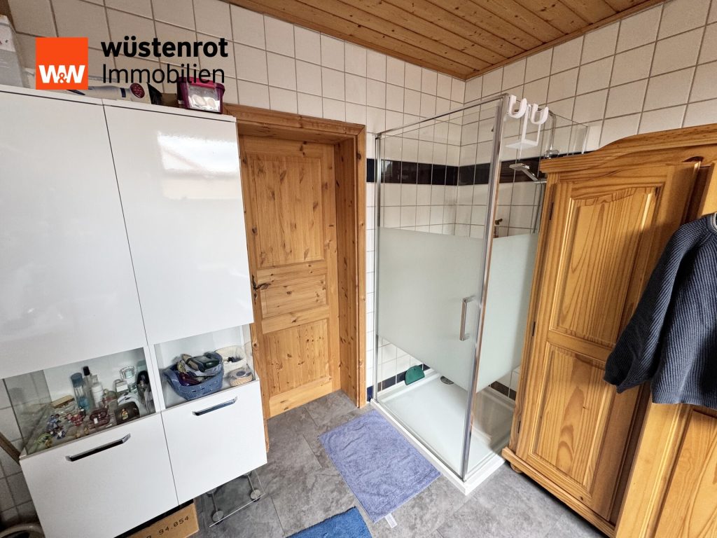Immobilienangebot - Eisenberg - Alle - +++EISENBERG: 4 ZIMMER DACHGESCHOSSWOHNUNG MIT BALKON UND GARTENANTEIL+++