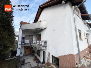 Immobilienangebot - Eisenberg - Alle - +++EISENBERG: 4 ZIMMER DACHGESCHOSSWOHNUNG MIT BALKON UND GARTENANTEIL+++