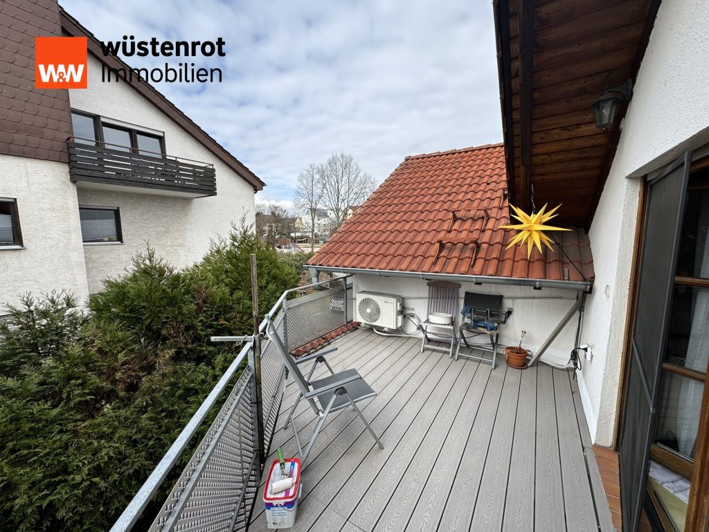 Immobilienangebot - Eisenberg - Alle - +++EISENBERG: 4 ZIMMER DACHGESCHOSSWOHNUNG MIT BALKON UND GARTENANTEIL+++