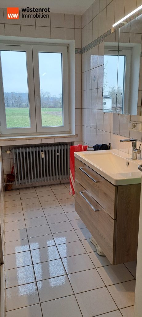 Immobilienangebot - Aresing - Alle - Großzügig geschnittene, helle 3-Zi.-Whg. mit 2 Balkonen