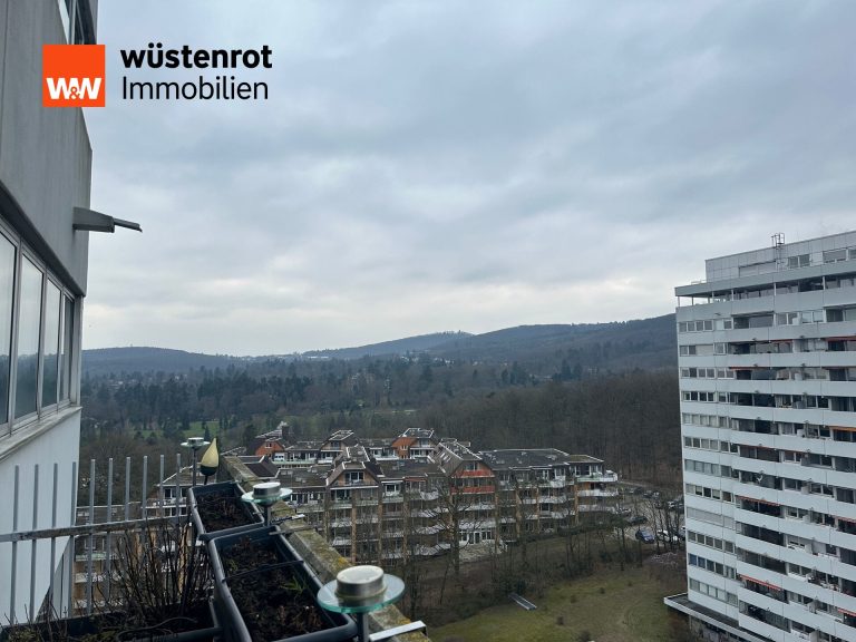 Immobilienangebot - Kronberg im Taunus - Alle - Eine geräumige 3-Zimmer-Wohnung im 12. Stock mit einem herrlichen Blick.