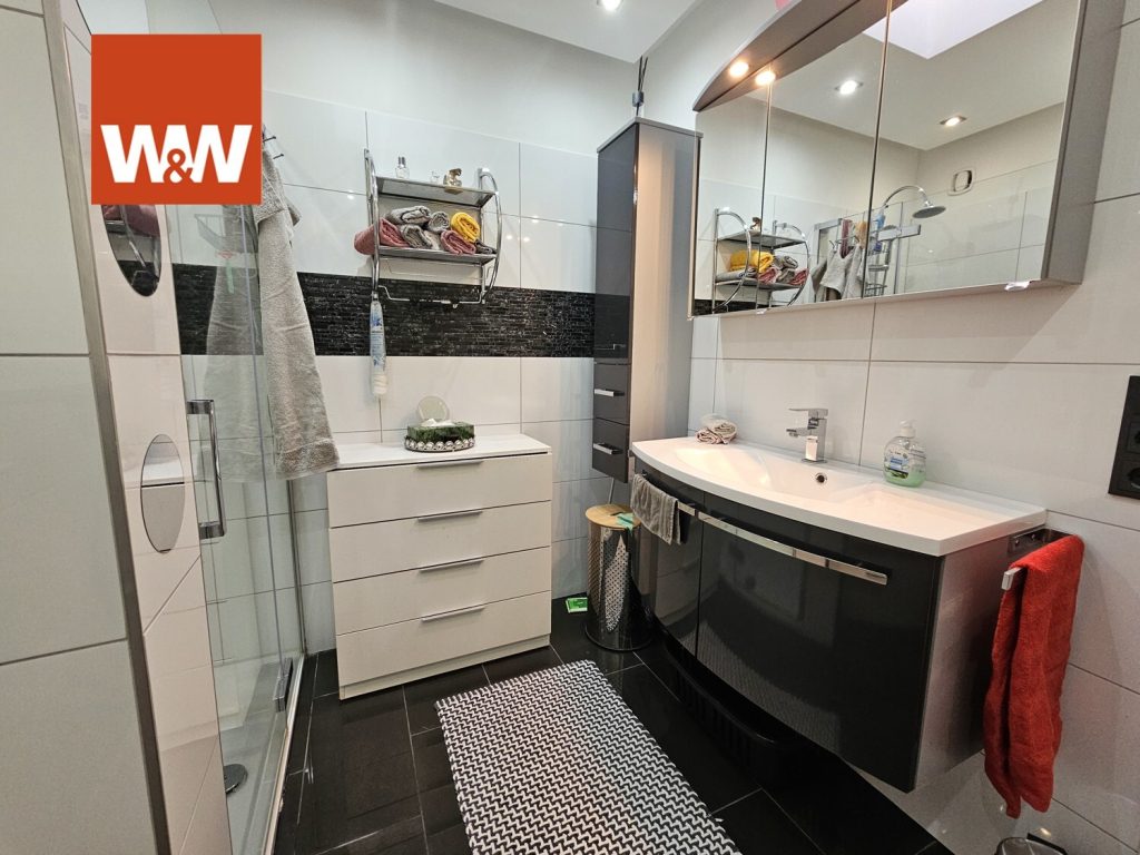 Immobilienangebot - Gomaringen - Alle - Wohnung mit Wellnesscharakter, über den Dächern von Gomaringen.
Ihre Chance!!!