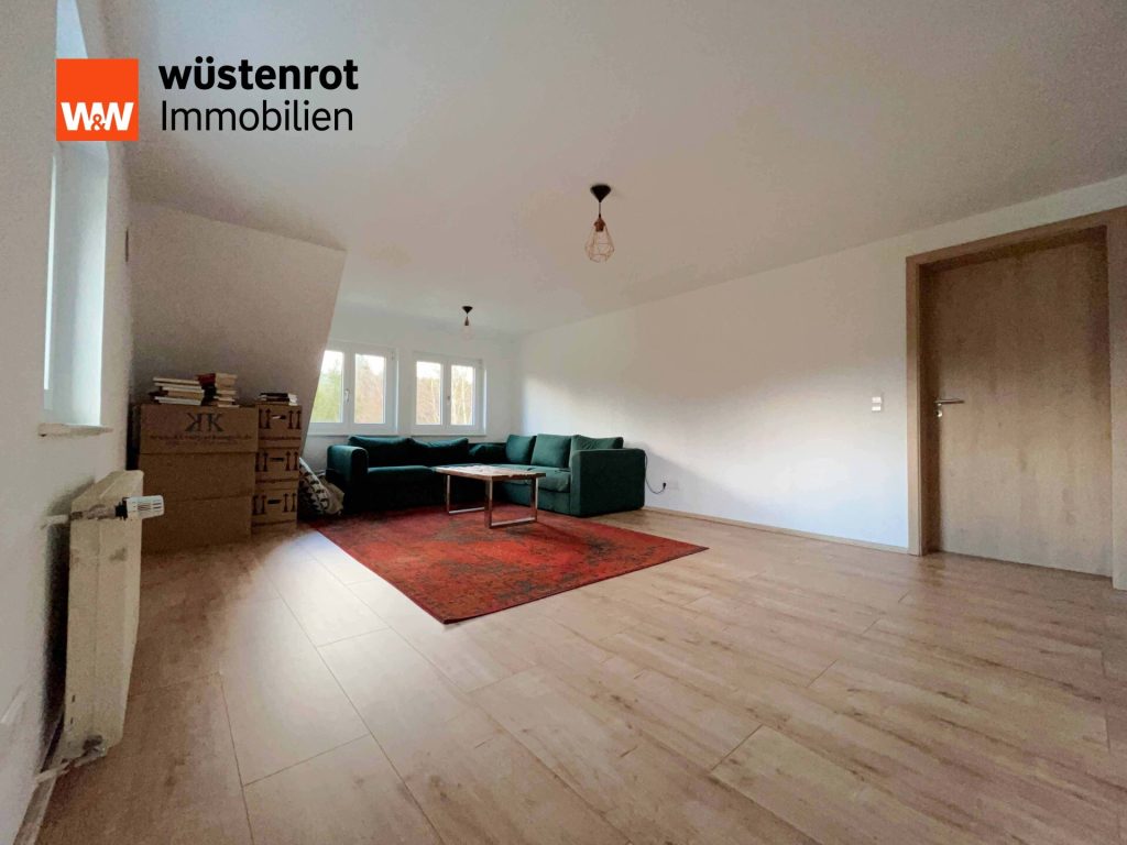 Immobilienangebot - Feldberg-Altglashütten - Alle - Schwarzwaldpoesie am Feldberg. Zuhause zwischen Himmel und Seen. 10 Zimmer.
Mit Gästehaus im Garten.