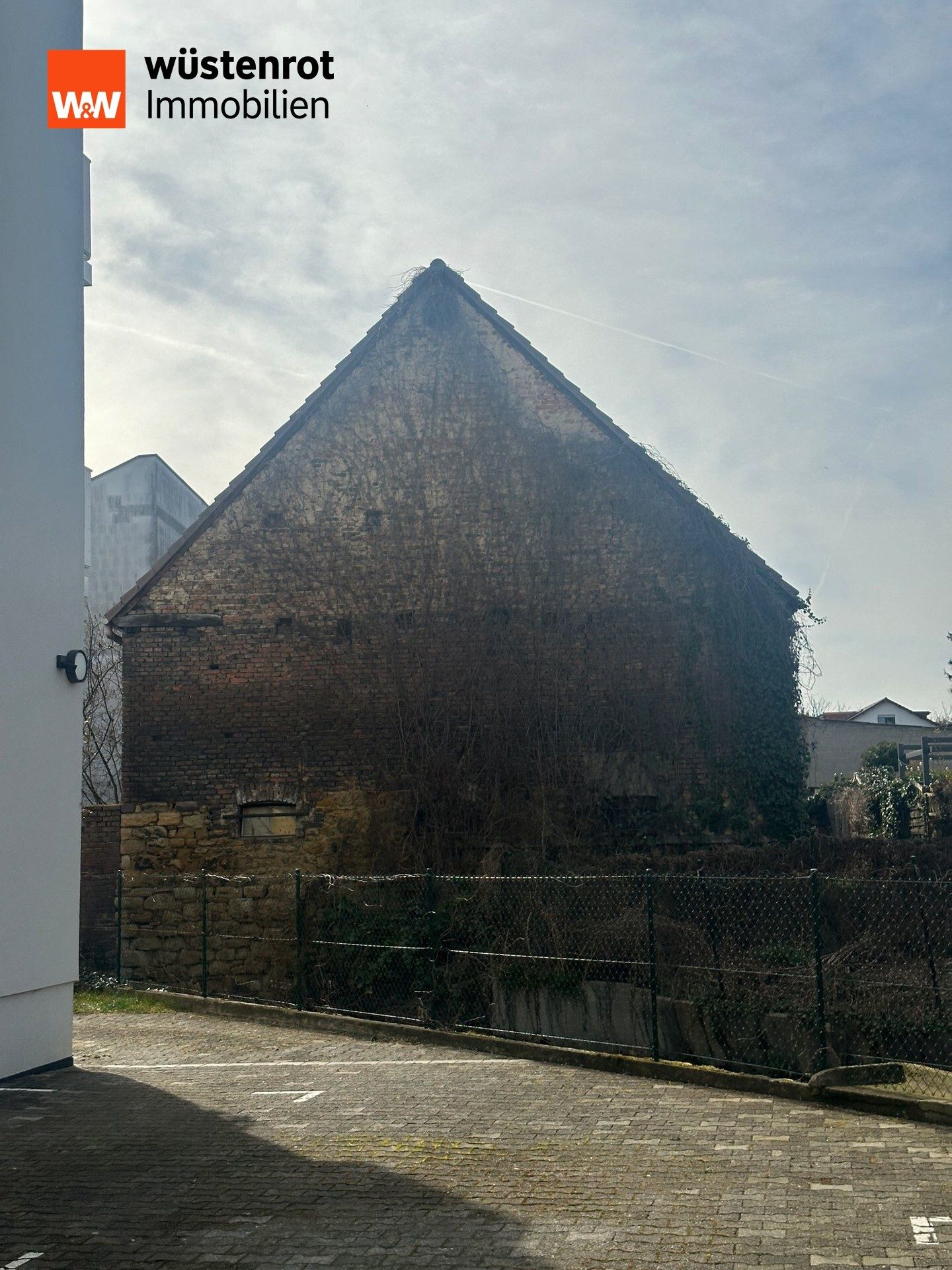 Immobilienangebot - Karben / Kloppenheim - Alle - Sanierungsbedürftiges 2-FH mit großer Scheune und Entwicklungspotenzial