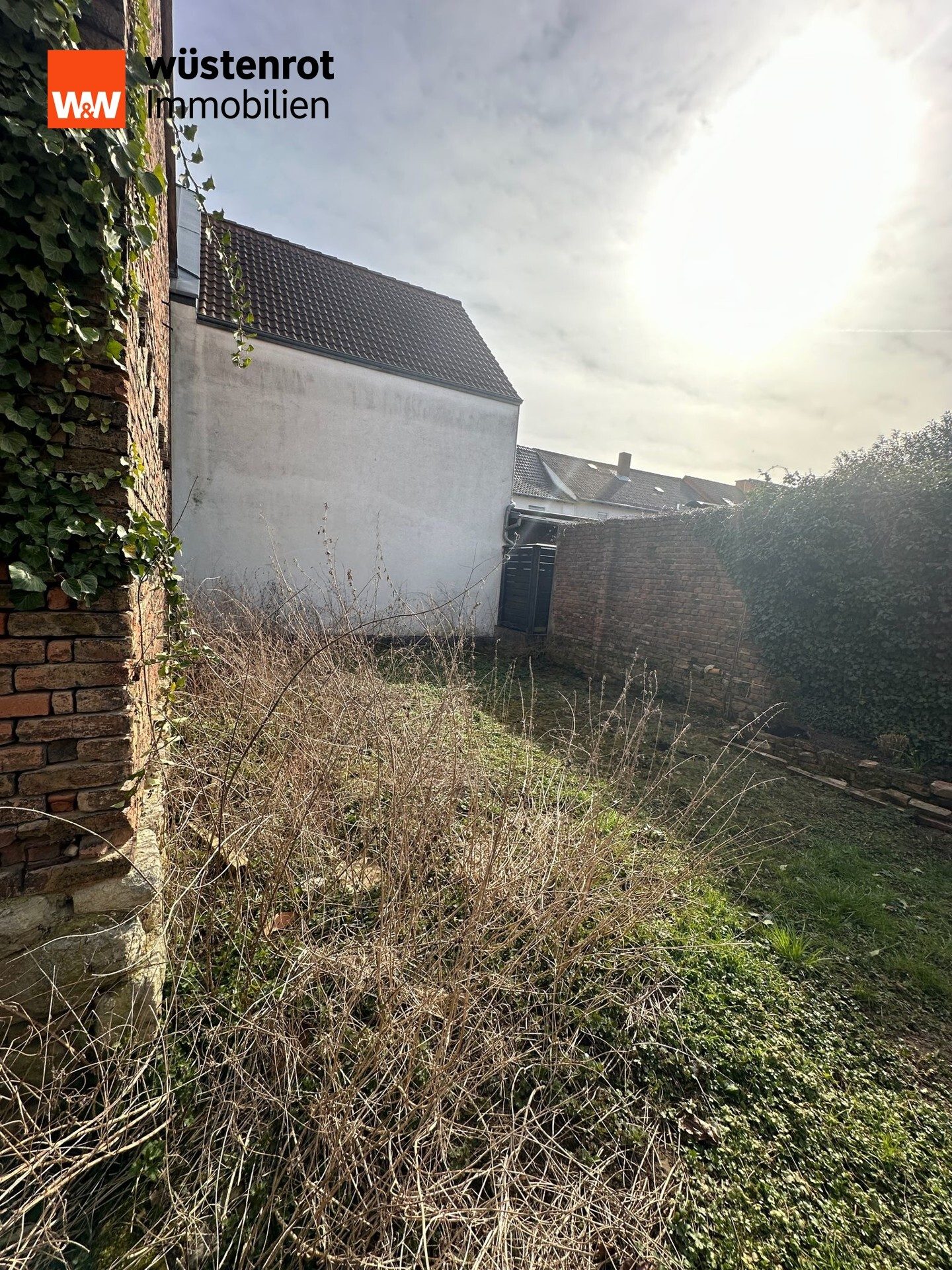 Immobilienangebot - Karben / Kloppenheim - Alle - Sanierungsbedürftiges 2-FH mit großer Scheune und Entwicklungspotenzial