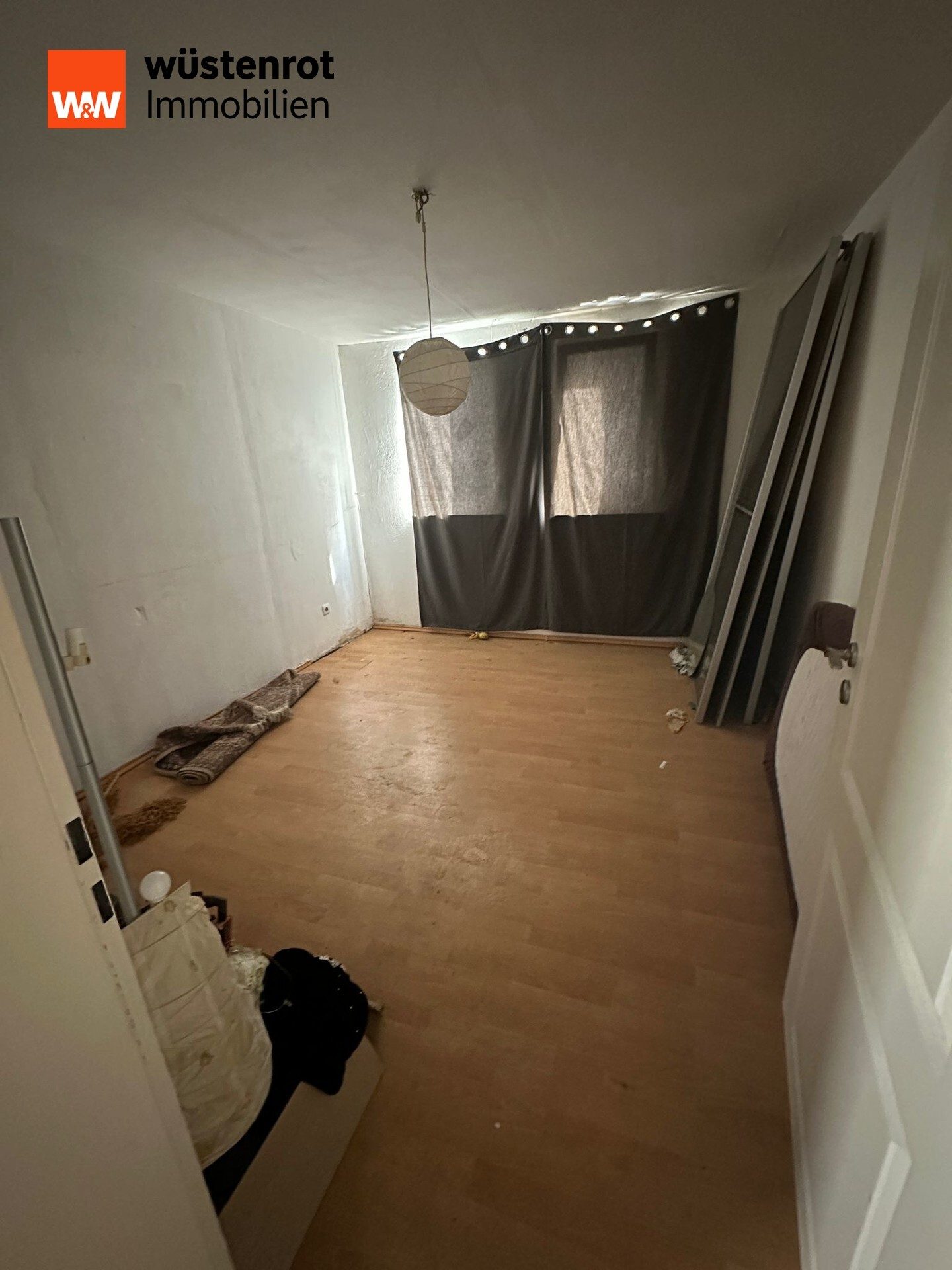 Immobilienangebot - Karben / Kloppenheim - Alle - Sanierungsbedürftiges 2-FH mit großer Scheune und Entwicklungspotenzial