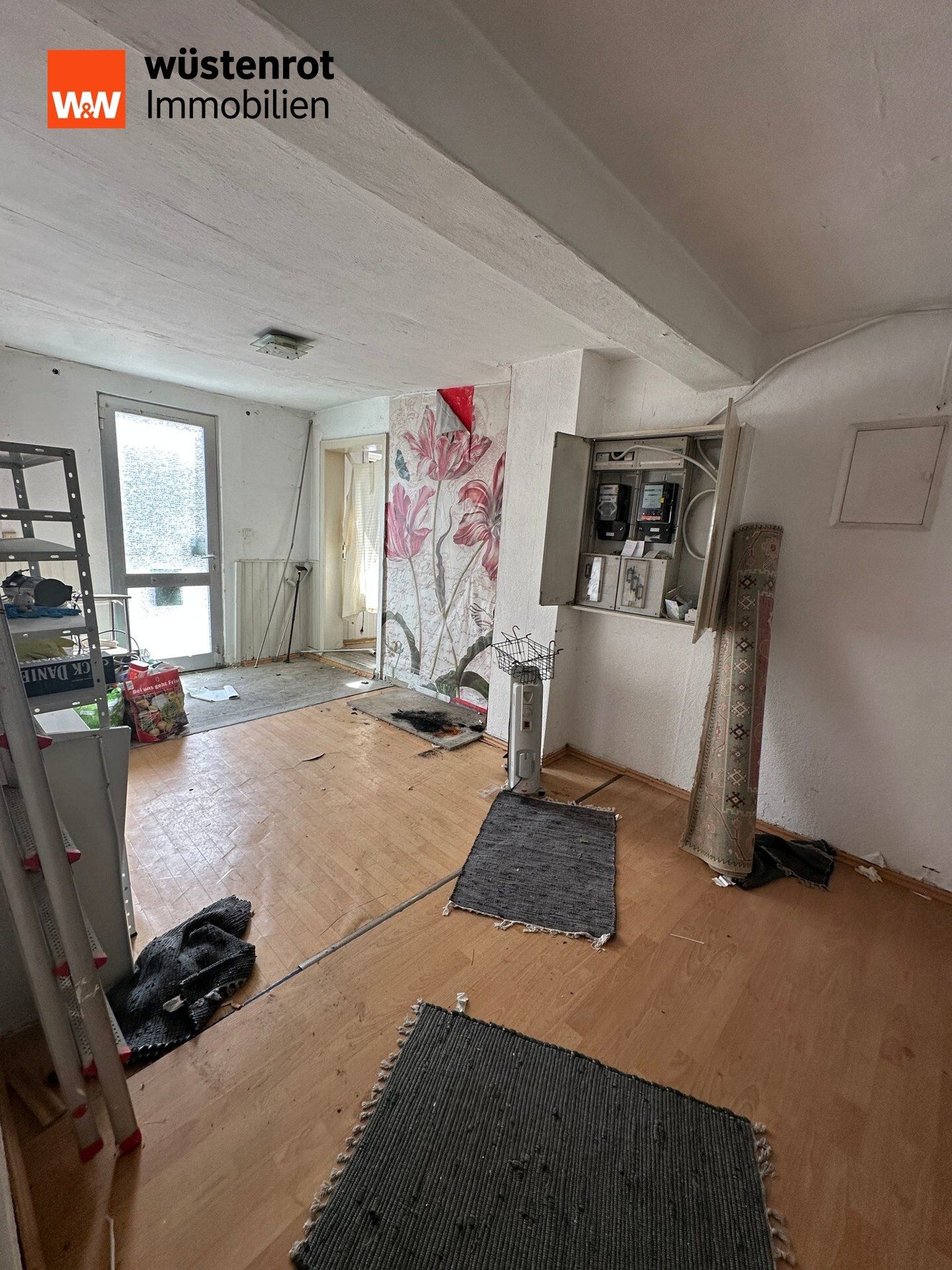 Immobilienangebot - Karben / Kloppenheim - Alle - Sanierungsbedürftiges 2-FH mit großer Scheune und Entwicklungspotenzial