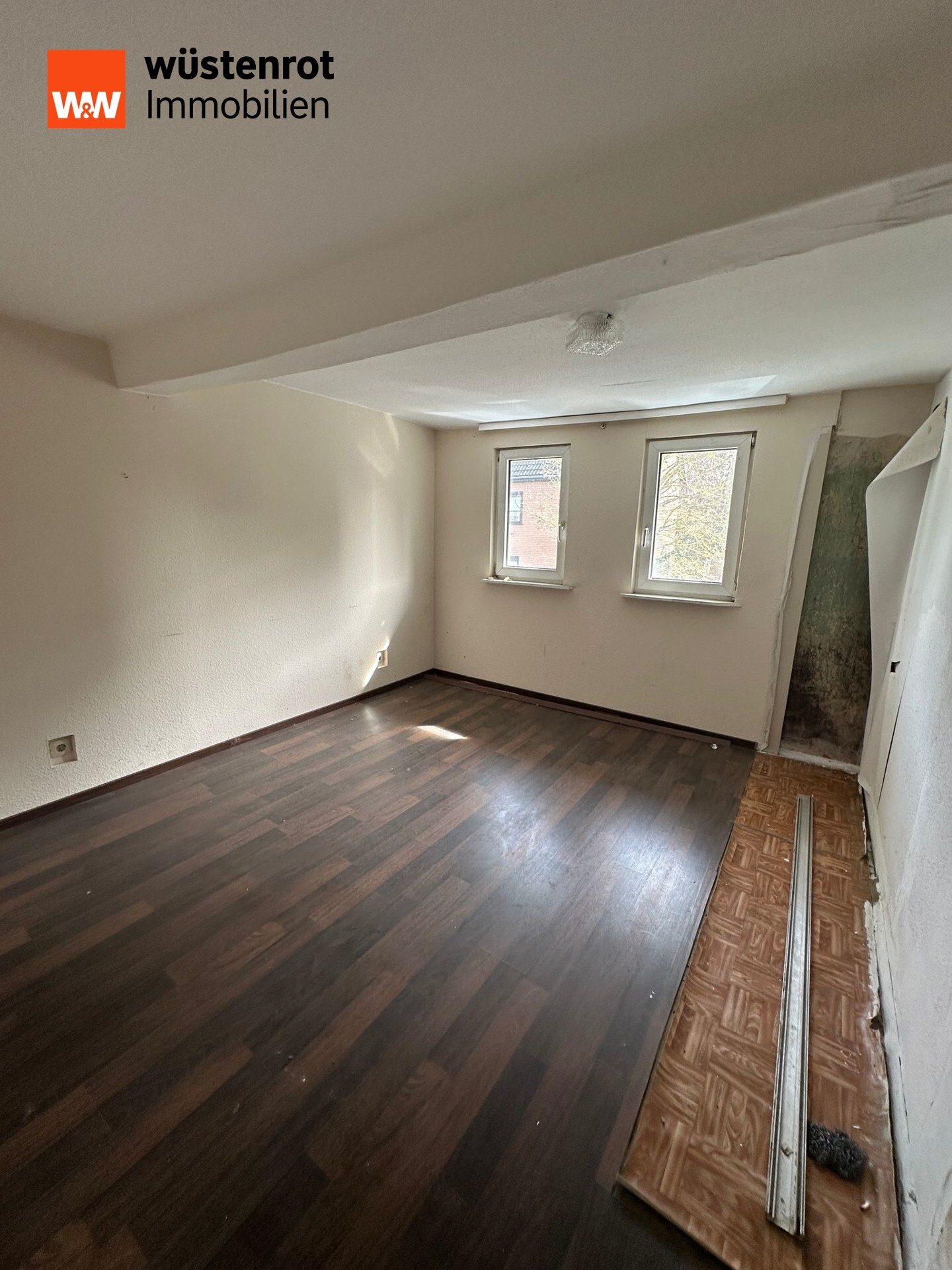 Immobilienangebot - Karben / Kloppenheim - Alle - Sanierungsbedürftiges 2-FH mit großer Scheune und Entwicklungspotenzial