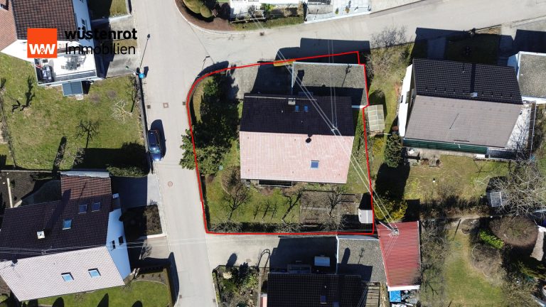 Immobilienangebot - Blaubeuren / Beiningen - Alle - Großzügiges Einfamilienhaus mit Einliegerwohnung – Ideal für Familien & Kapitalanleger
