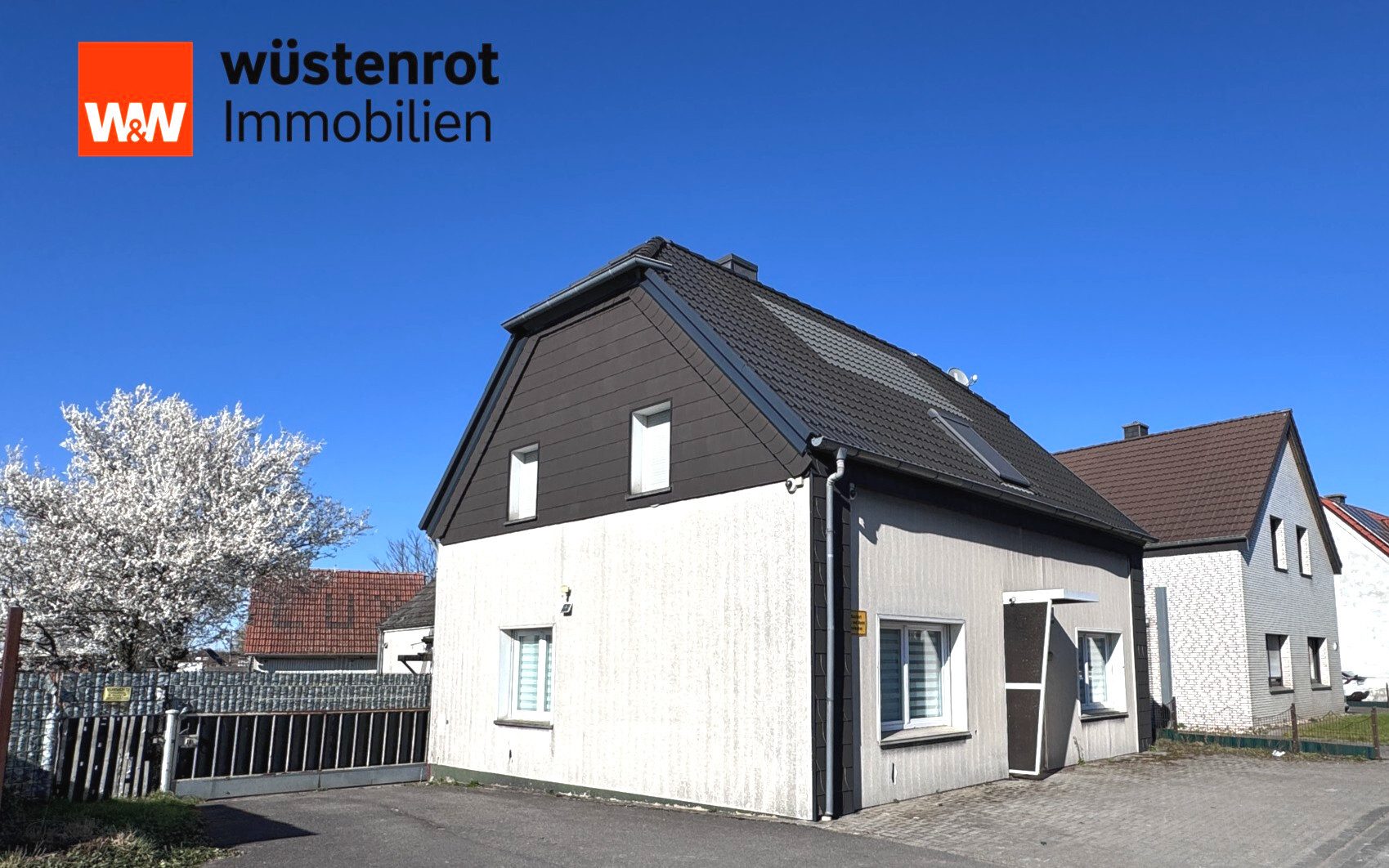 Immobilienangebot - Selm / Bork - Alle - Haus mit Nebengebäuden und Ackerland – ideal für Handwerker und Hobby-Landwirte