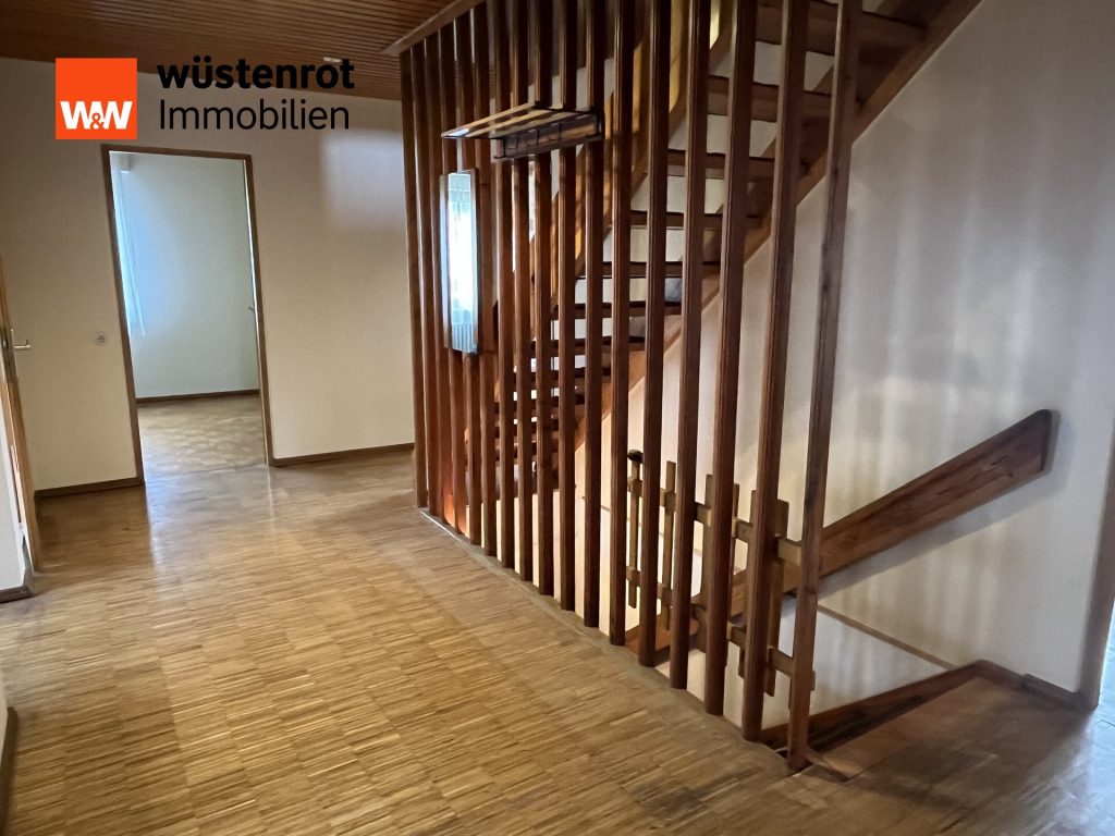 Immobilienangebot - Sulzbach-Laufen - Alle - Großzügiges Wohnhaus in sonniger Siedlungslage
