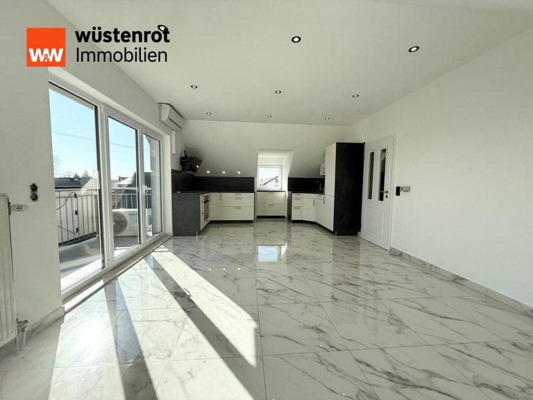 Immobilienangebot - Straubing - Alle - Penthouse-Feeling! Stylische 2,5-Zimmer-Wohnung mit Balkon, Dachterrasse & 2 Duplex-Stellplätzen