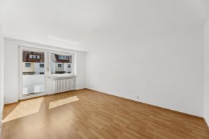 Immobilienangebot - Nürnberg - Alle - Top-gepflegtes Reihenhaus mit Dachstudio, Balkon 
und Garage in ruhiger Wohnlage. Sofort bezugsfrei!

Nürnberg-Langwasser