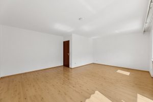 Immobilienangebot - Nürnberg - Alle - Top-gepflegtes Reihenhaus mit Dachstudio, Balkon 
und Garage in ruhiger Wohnlage. Sofort bezugsfrei!

Nürnberg-Langwasser