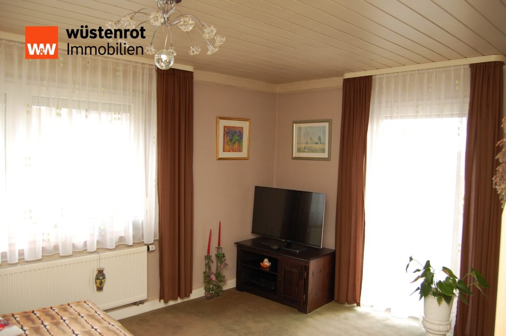 Immobilienangebot - Deggendorf / Deggenau - Alle - FÜR EIGENNUTZER ODER KAPITALANLEGER! GEPFLEGTES DREIFAMILIENHAUS IN RUHIGER LAGE DEGGENDORF/DEGGENAU