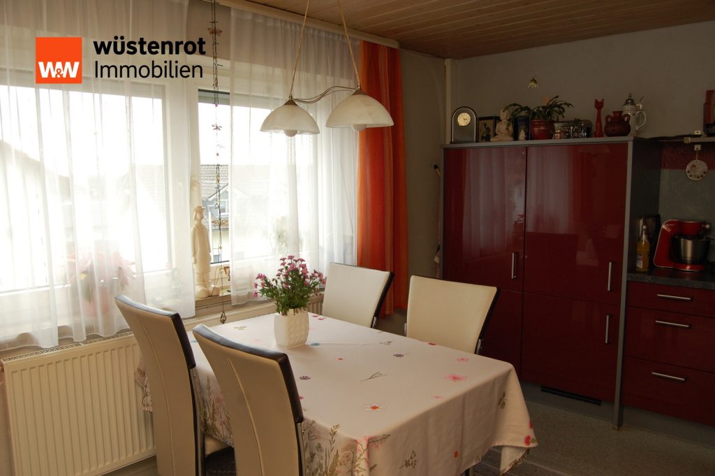 Immobilienangebot - Deggendorf / Deggenau - Alle - FÜR EIGENNUTZER ODER KAPITALANLEGER! GEPFLEGTES DREIFAMILIENHAUS IN RUHIGER LAGE DEGGENDORF/DEGGENAU