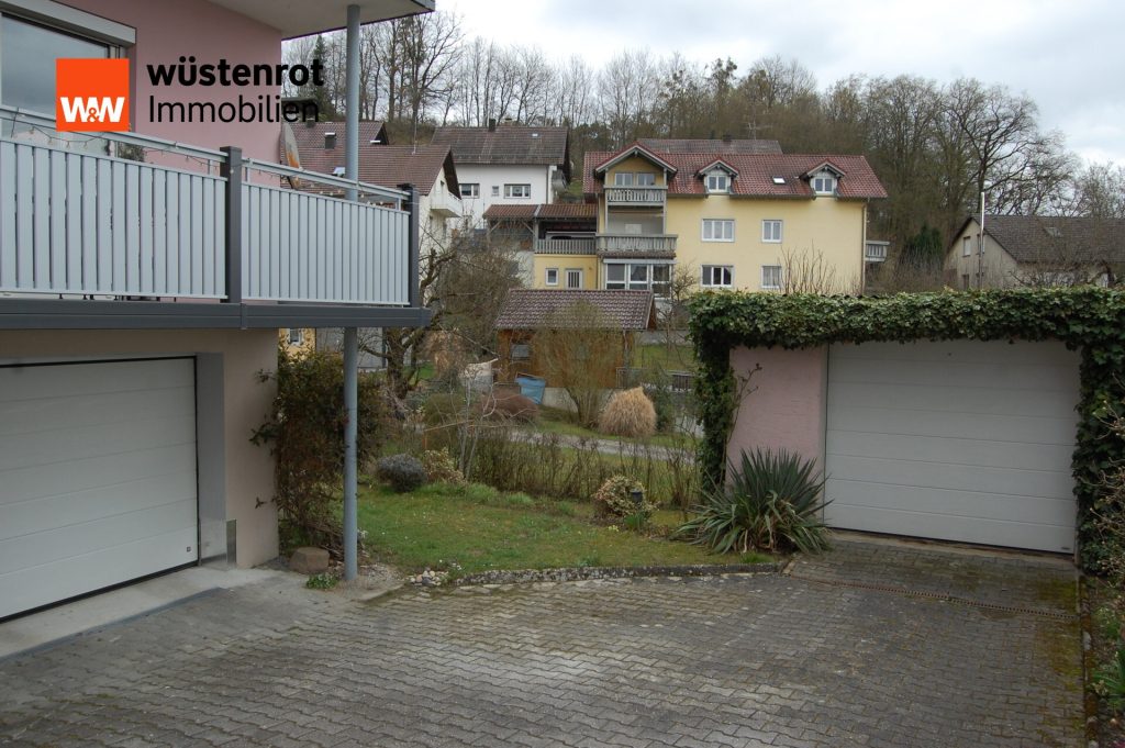 Immobilienangebot - Deggendorf / Deggenau - Alle - FÜR EIGENNUTZER ODER KAPITALANLEGER! GEPFLEGTES DREIFAMILIENHAUS IN RUHIGER LAGE DEGGENDORF/DEGGENAU