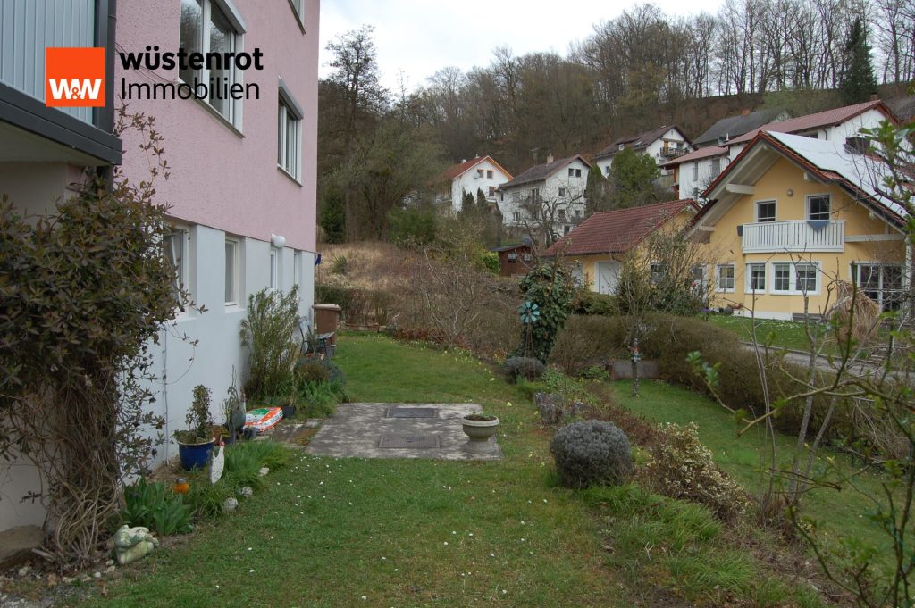 Immobilienangebot - Deggendorf / Deggenau - Alle - FÜR EIGENNUTZER ODER KAPITALANLEGER! GEPFLEGTES DREIFAMILIENHAUS IN RUHIGER LAGE DEGGENDORF/DEGGENAU