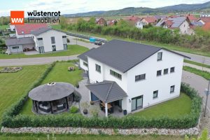 Immobilienangebot - Kirchroth - Alle - Energieeffizient & modern Wohnen! Neuwertiges EFH mit Doppelgarage und schönen Garten in Kirchroth