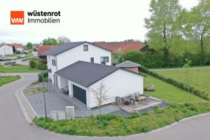 Immobilienangebot - Kirchroth - Alle - Energieeffizient & modern Wohnen! Neuwertiges EFH mit Doppelgarage und schönen Garten in Kirchroth