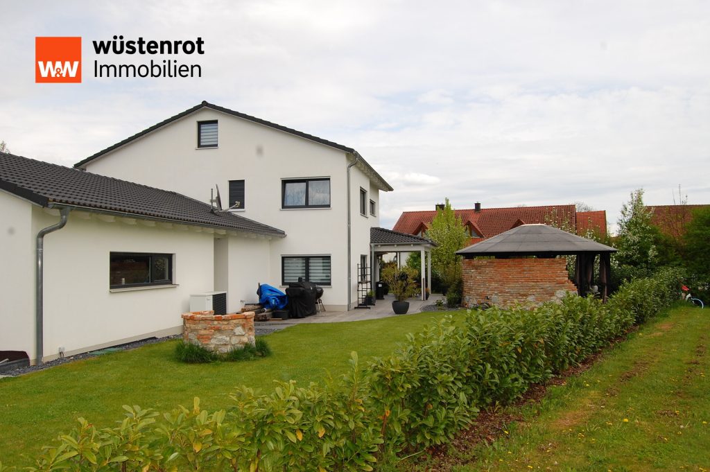 Immobilienangebot - Kirchroth - Alle - Energieeffizient & modern Wohnen! Neuwertiges EFH mit Doppelgarage und schönen Garten in Kirchroth
