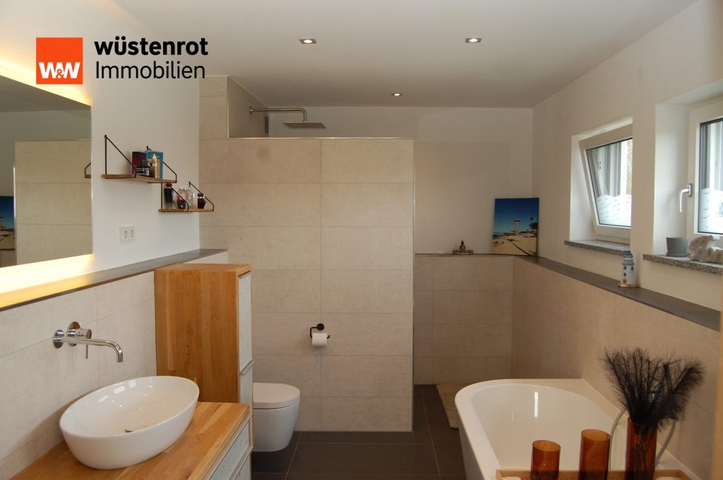 Immobilienangebot - Kirchroth - Alle - Energieeffizient & modern Wohnen! Neuwertiges EFH mit Doppelgarage und schönen Garten in Kirchroth