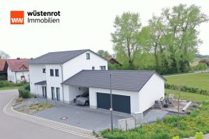 Immobilienangebot - Kirchroth - Alle - Energieeffizient & modern Wohnen! Neuwertiges EFH mit Doppelgarage und schönen Garten in Kirchroth