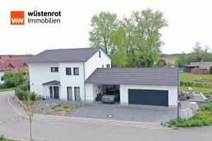 Immobilienangebot - Kirchroth - Alle - Energieeffizient & modern Wohnen! Neuwertiges EFH mit Doppelgarage und schönen Garten in Kirchroth