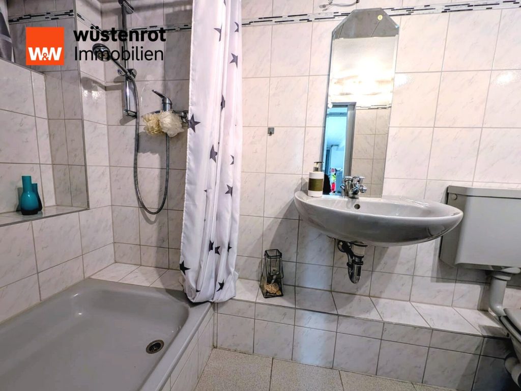 Immobilienangebot - Braunschweig-Hondelage - Alle - 3 Zimmer hat dieses hübsche Häuschen mit Nordseeflair zu bieten. Es ist saniert und modernisiert!