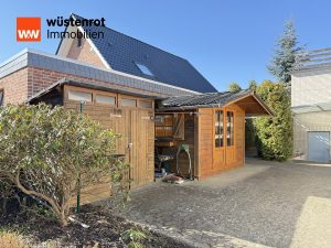 Immobilienangebot - Meine - Alle - Auf einem schönen großen Eckgrundstück steht dieses sanierunsbedürftige 2-Familienhaus mit 2 Garagen