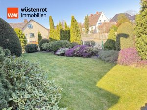 Immobilienangebot - Meine - Alle - Auf einem schönen großen Eckgrundstück steht dieses sanierunsbedürftige 2-Familienhaus mit 2 Garagen