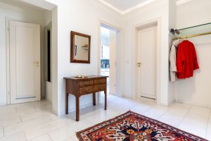 Immobilienangebot - München - Alle - Großzügige Dachterassenwohnung mit 5 Zimmern in TOP Lage! 2 TG-Stellplätze und Aufzug vorhanden.