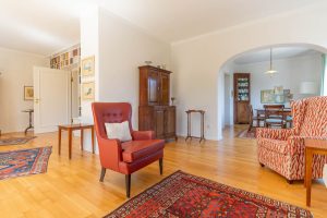 Immobilienangebot - München - Alle - Großzügige Dachterassenwohnung mit 5 Zimmern in TOP Lage! 2 TG-Stellplätze und Aufzug vorhanden.