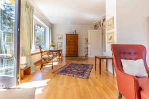 Immobilienangebot - München - Alle - Großzügige Dachterassenwohnung mit 5 Zimmern in TOP Lage! 2 TG-Stellplätze und Aufzug vorhanden.