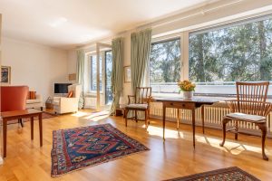 Immobilienangebot - München - Alle - Großzügige Dachterassenwohnung mit 5 Zimmern in TOP Lage! 2 TG-Stellplätze und Aufzug vorhanden.