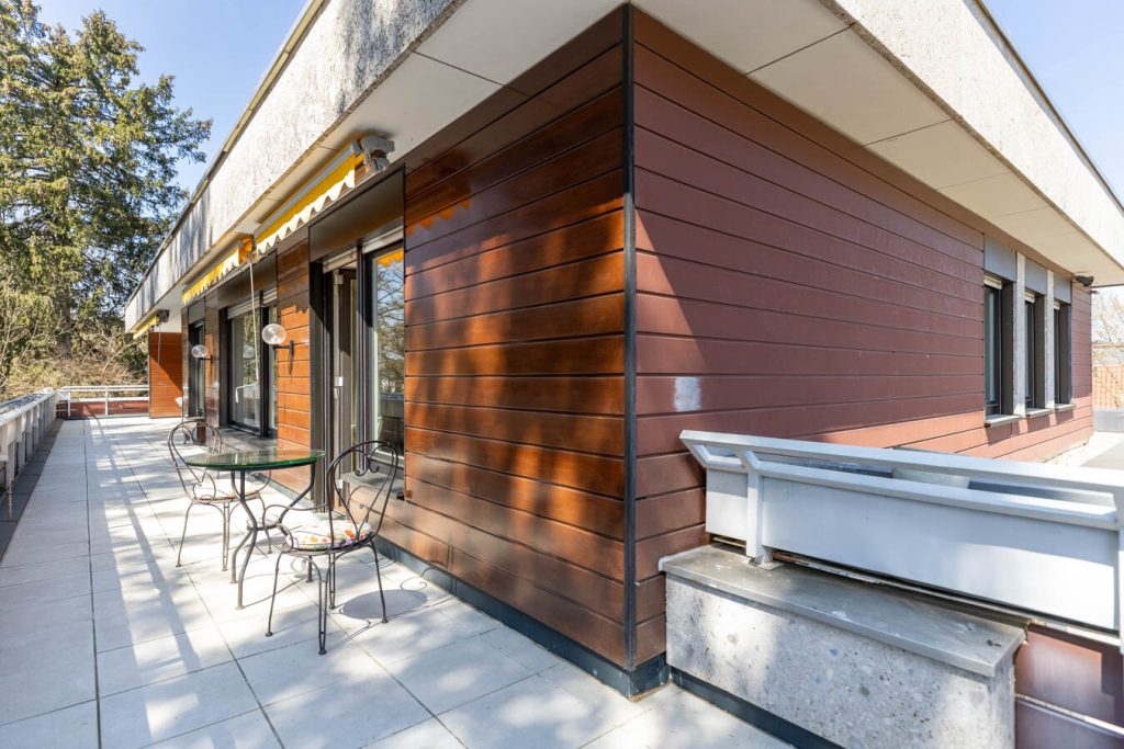 Immobilienangebot - München - Alle - Großzügige Dachterassenwohnung mit 5 Zimmern in TOP Lage! 2 TG-Stellplätze und Aufzug vorhanden.
