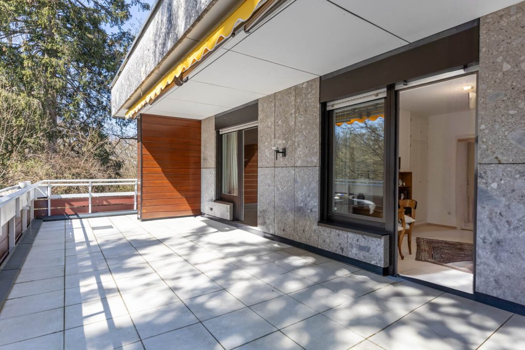Immobilienangebot - München - Alle - Großzügige Dachterassenwohnung mit 5 Zimmern in TOP Lage! 2 TG-Stellplätze und Aufzug vorhanden.