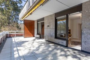 Immobilienangebot - München - Alle - Großzügige Dachterassenwohnung mit 5 Zimmern in TOP Lage! 2 TG-Stellplätze und Aufzug vorhanden.
