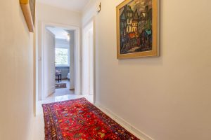 Immobilienangebot - München - Alle - Großzügige Dachterassenwohnung mit 5 Zimmern in TOP Lage! 2 TG-Stellplätze und Aufzug vorhanden.