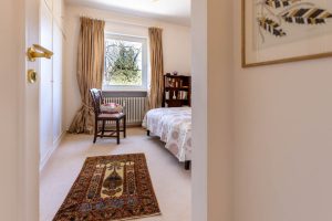 Immobilienangebot - München - Alle - Großzügige Dachterassenwohnung mit 5 Zimmern in TOP Lage! 2 TG-Stellplätze und Aufzug vorhanden.