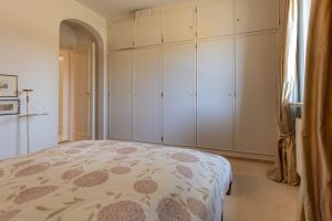 Immobilienangebot - München - Alle - Großzügige Dachterassenwohnung mit 5 Zimmern in TOP Lage! 2 TG-Stellplätze und Aufzug vorhanden.