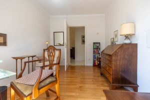 Immobilienangebot - München - Alle - Großzügige Dachterassenwohnung mit 5 Zimmern in TOP Lage! 2 TG-Stellplätze und Aufzug vorhanden.
