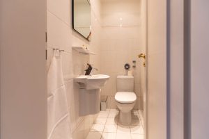 Immobilienangebot - München - Alle - Großzügige Dachterassenwohnung mit 5 Zimmern in TOP Lage! 2 TG-Stellplätze und Aufzug vorhanden.