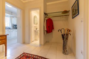 Immobilienangebot - München - Alle - Großzügige Dachterassenwohnung mit 5 Zimmern in TOP Lage! 2 TG-Stellplätze und Aufzug vorhanden.