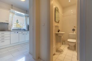 Immobilienangebot - München - Alle - Großzügige Dachterassenwohnung mit 5 Zimmern in TOP Lage! 2 TG-Stellplätze und Aufzug vorhanden.
