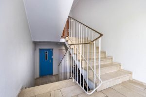 Immobilienangebot - München - Alle - Großzügige Dachterassenwohnung mit 5 Zimmern in TOP Lage! 2 TG-Stellplätze und Aufzug vorhanden.