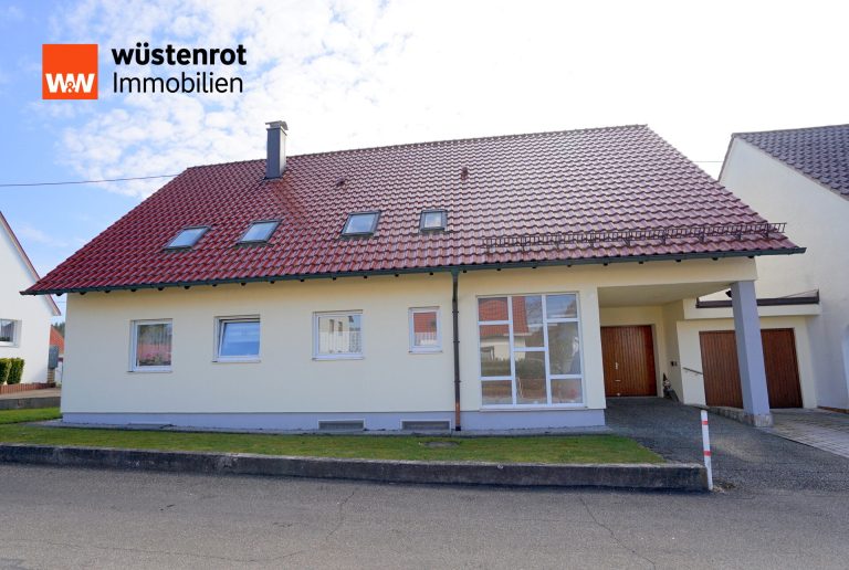 Immobilienangebot - Laupheim / Bihlafingen - Alle - Charmantes Zuhause – Haus mit zwei Wohnungen!