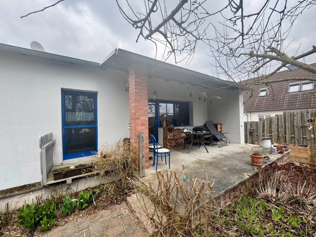Immobilienangebot - Osternienburger Land - Alle - Modernisiertes Einfamilienhaus mit großem Grundstück, Pool & Keller in ruhiger Lage