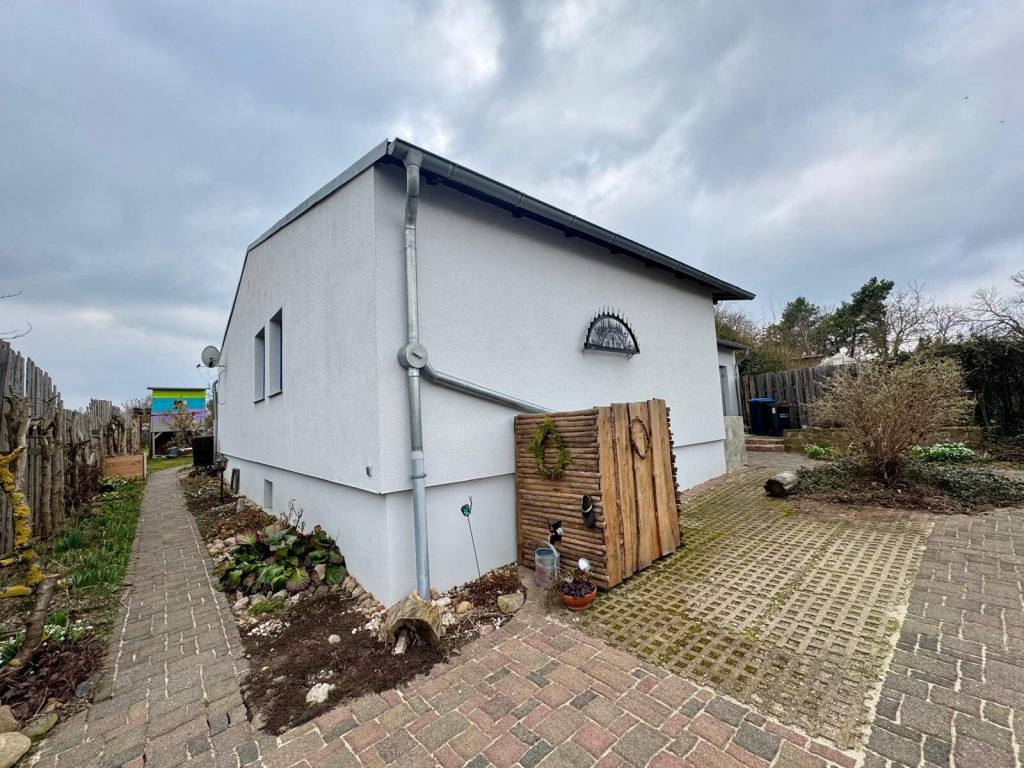 Immobilienangebot - Osternienburger Land - Alle - Modernisiertes Einfamilienhaus mit großem Grundstück, Pool & Keller in ruhiger Lage